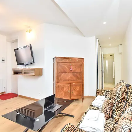 Appartamento Rare Golden Triangle Amazing 1br With Terrace Office - Bail Mobilite
