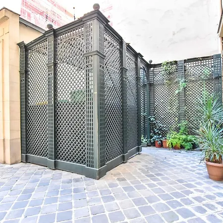 Rare Golden Triangle Amazing 1br With Terrace Office - Bail Mobilite Apartment *